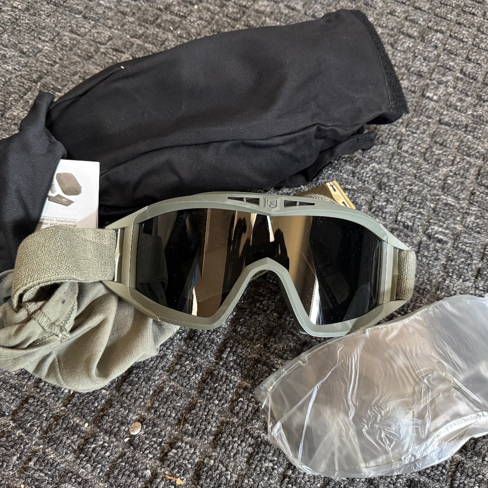 Revision Goggle System - NEW - Picture 5 of 5
